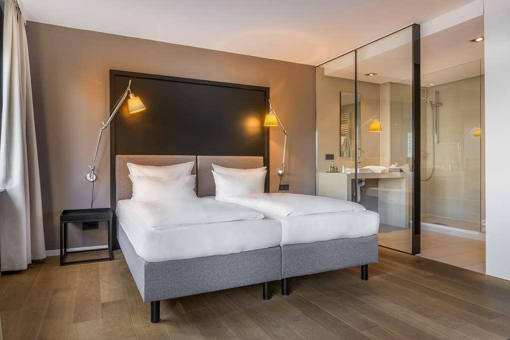 Western Goldenes Rad Hotel 3*