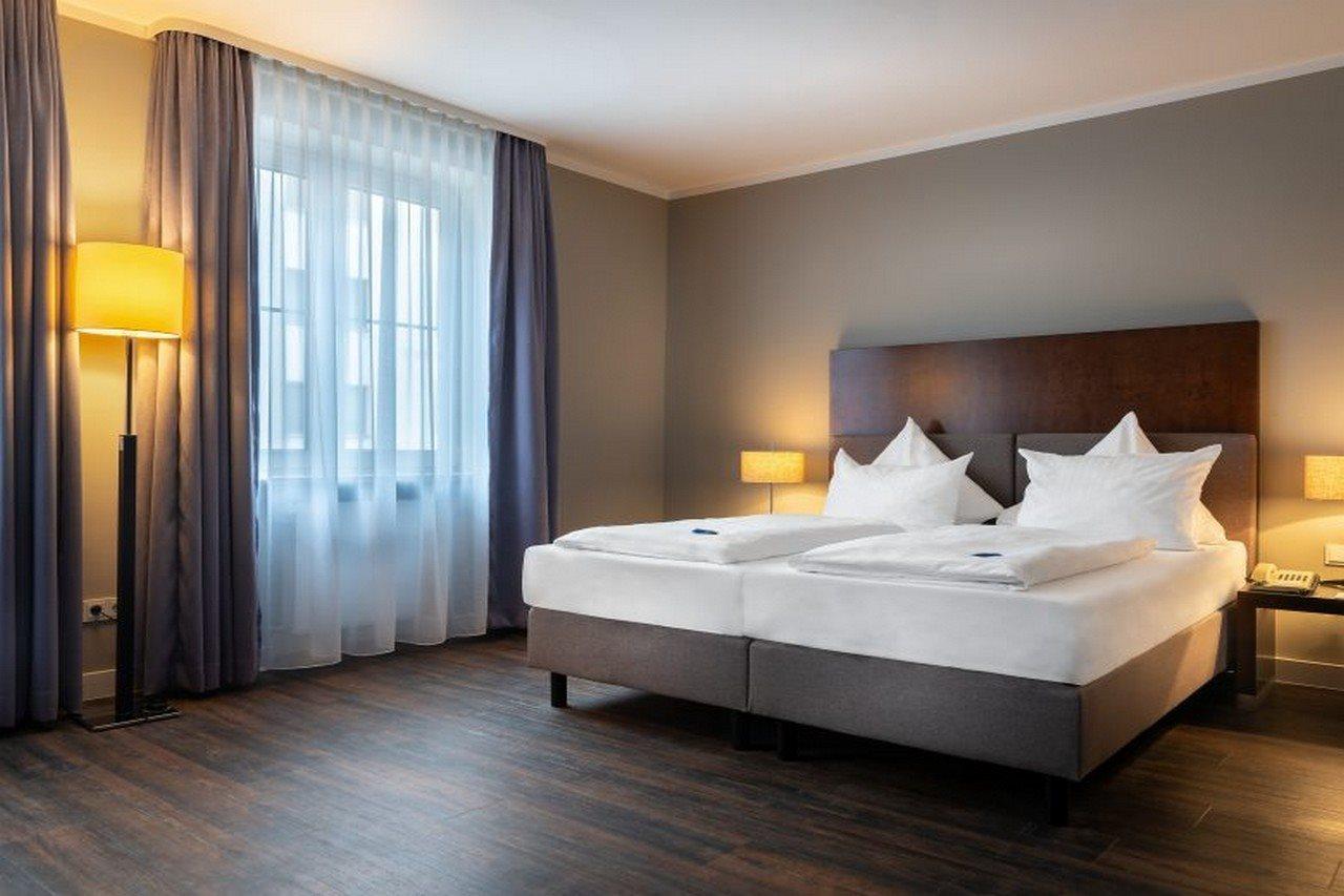 Western Goldenes Rad 3* Friedrichshafen
