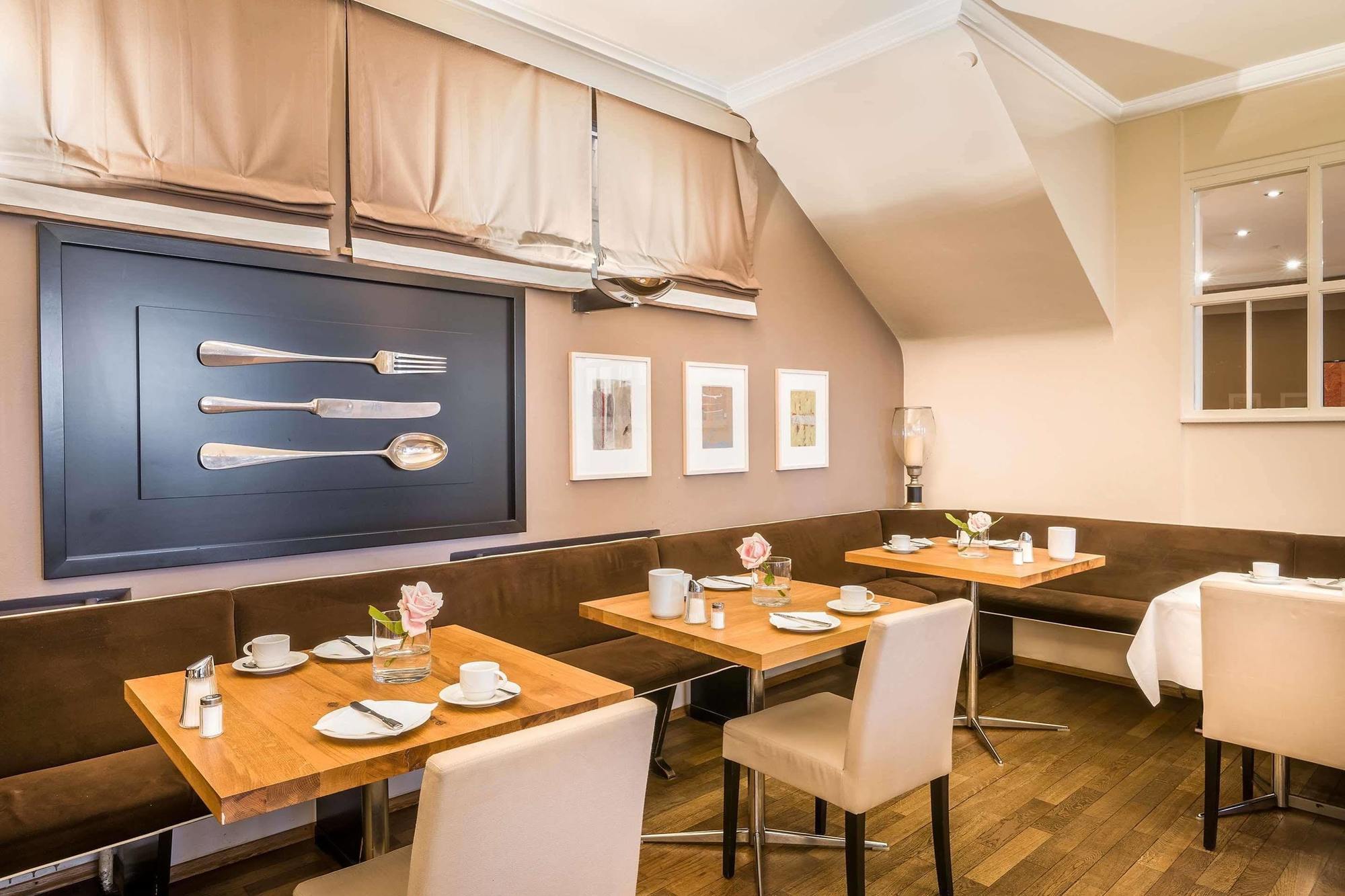 Western Goldenes Rad Hotel 3*